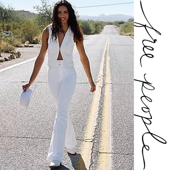 NWT $98 FREE PEOPLE Jayde White Flare Jeans (Bin 19) - Picture 5 of 7